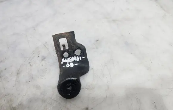 Toyota Avensis T250 Radiator mount bracket