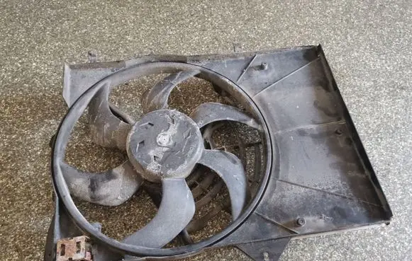 Electric radiator cooling fan