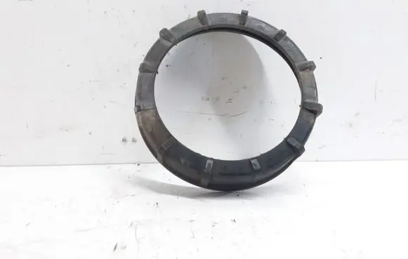 Volkswagen Transporter - Caravelle T4 In tank fuel pump screw locking ring/nut 321201375A