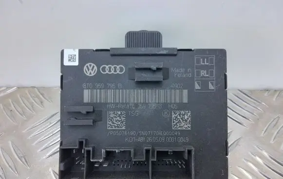 Audi A5 8T 8F Door control unit/module 8T0959795B