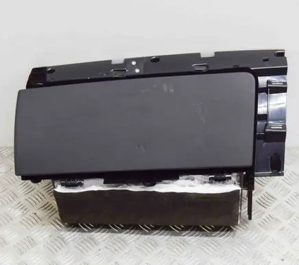 Tesla Model S Glove box
