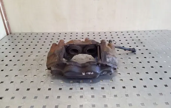 Mitsubishi Pajero Front brake caliper
