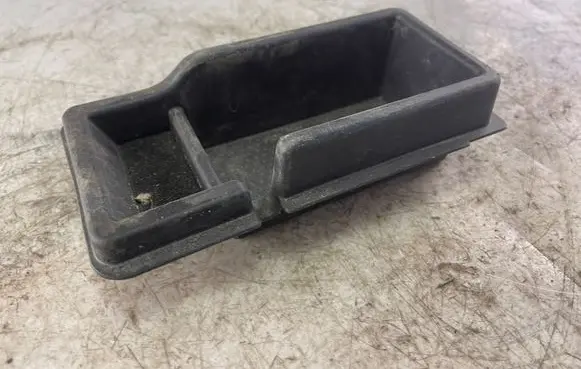 Mitsubishi Pajero Sport I Glove box central console Mr471865