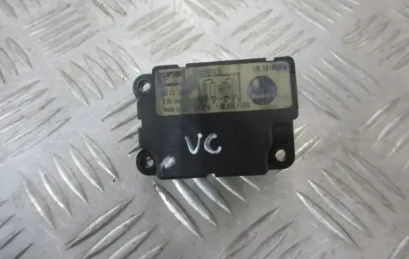 Opel Vectra C Central body control module 09180204