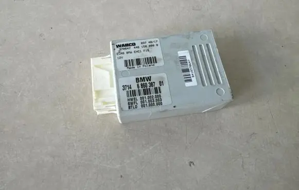 BMW X5 F15 Air suspension control unit module (rear) 6860387
