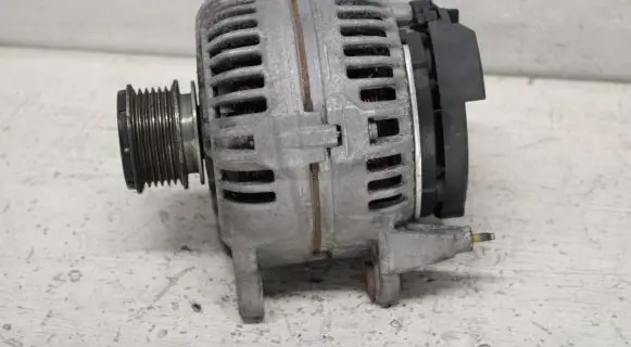 Volkswagen PASSAT B7 Generator/alternator 03G903023 0124525187