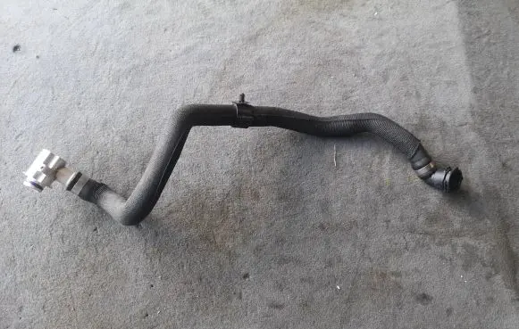 BMW 5 G30 G31 Engine coolant pipe/hose S2100466