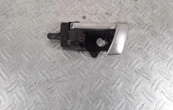 Hyundai Santa Fe Front door interior handle 82613CM000