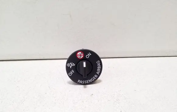 Nissan Qashqai J12 Passenger airbag on/off switch 681999278R