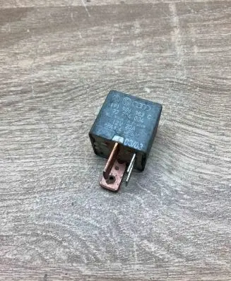 Volkswagen PASSAT B6 Fuse module 191906383C 22204004 167