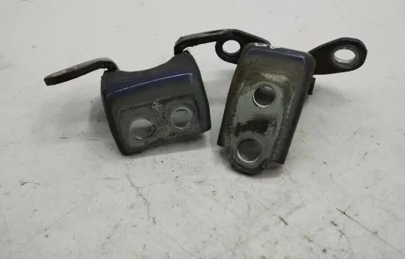Rear door hinge set