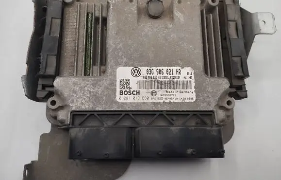 Volkswagen PASSAT B6 Engine control unit/module 03G906021HR 03G906021AB 0281013680