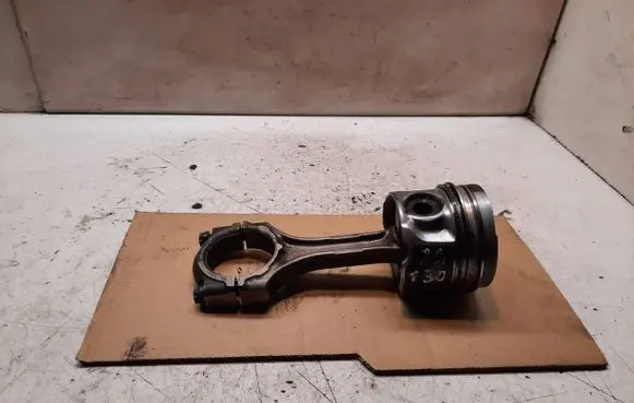 Toyota RAV 4 (XA30) Piston with connecting rod 86L78 R2US1