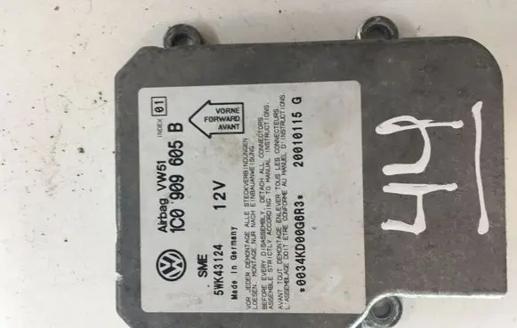 Volkswagen PASSAT B5 Airbag control unit/module 1C0909605B