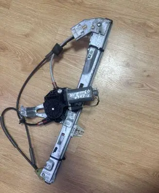 Peugeot 206+ Front door window regulator with motor