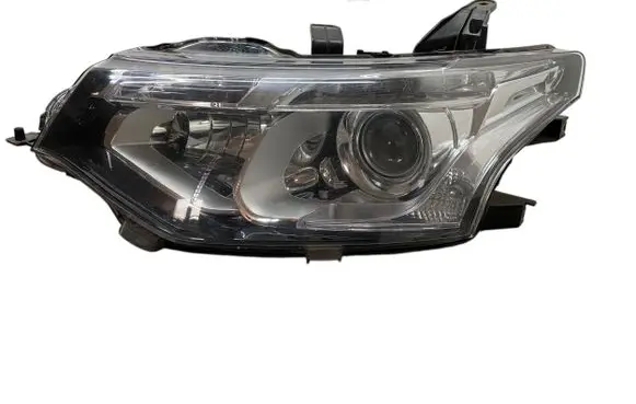 Mitsubishi Outlander Headlight/headlamp