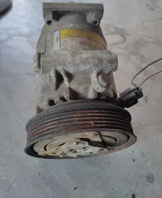 Renault Megane II Air conditioning (A/C) compressor (pump) 8200050141