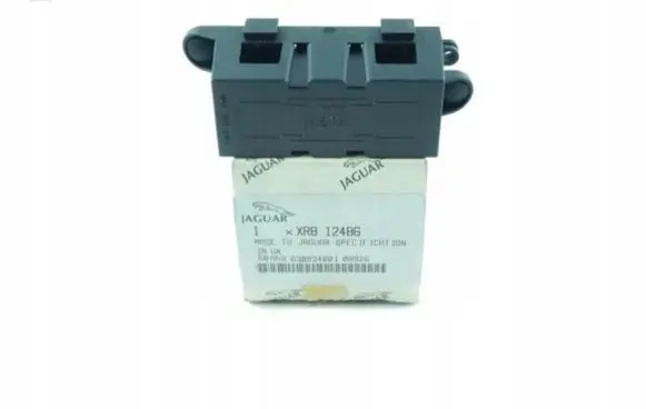 Jaguar S-Type Relay mounting block xr812486