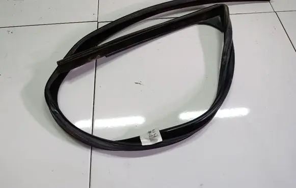 Mitsubishi Colt Rubber seal front coupe door 