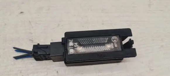 Renault Scenic I Number plate light 700842700 E2L004028