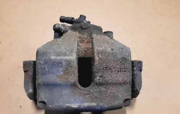 Front brake caliper