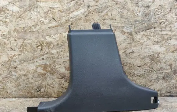 (B) pillar trim (bottom)