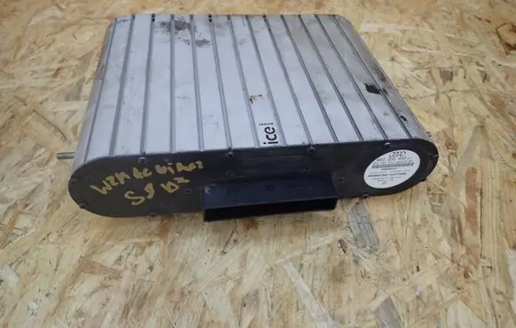 Audi A8 S8 D3 4E Sound amplifier 4E0035465