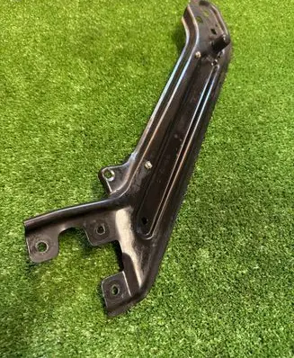 Skoda Octavia Mk4 Headlight/headlamp mounting bracket 5E3806929