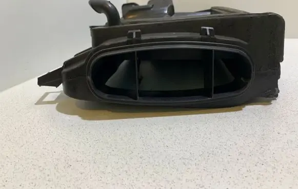 BMW 5 E39 Air filter box 643183647729