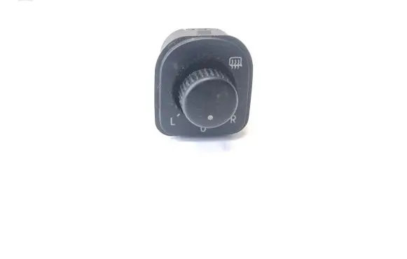 Wing mirror switch