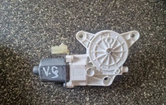 Chrysler 200 Rear door window regulator motor
