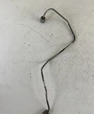 Toyota Land Cruiser (HDJ90) Fuel injector supply line/pipe 