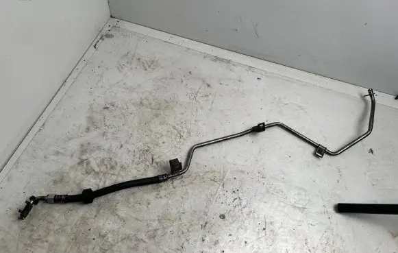 Mercedes-Benz C AMG W204 Gearbox oil cooler pipe/hose A2042703496