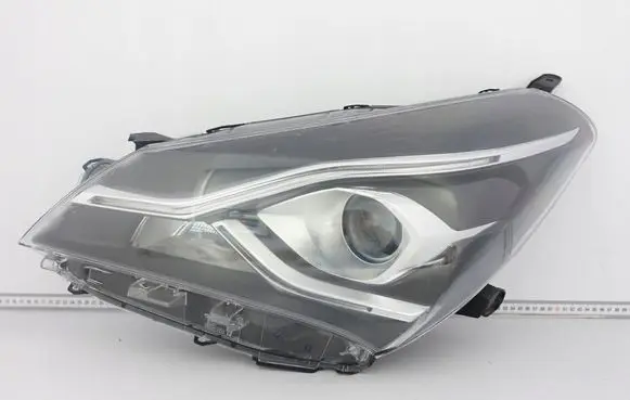 Toyota Yaris Headlight/headlamp 81170