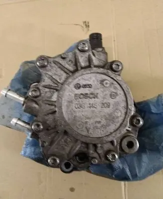 Volkswagen PASSAT B6 Vacuum pump 03G145209 260710