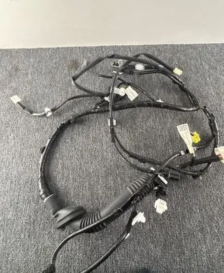 Subaru Forester SK Front door wiring loom 81821SJ020 98237SJ030