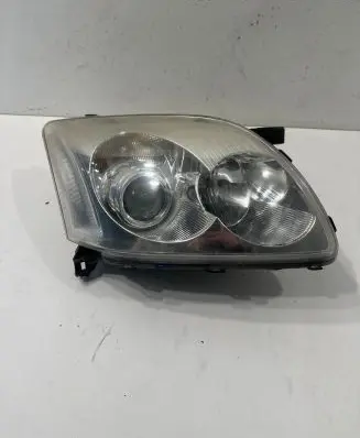 Toyota Avensis T250 Headlight/headlamp