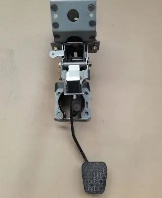Mazda 6 Brake pedal 18200207R