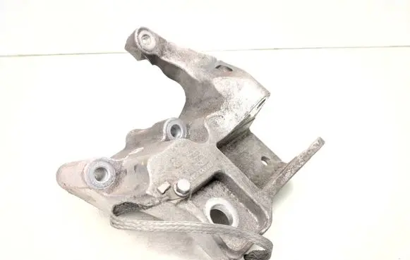 Volvo V60 Engine mounting bracket 31401633