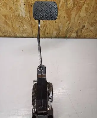 Mercedes-Benz Vito Viano W639 Brake pedal A6392901801