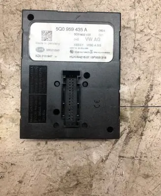 Audi A3 S3 8V Keyless (KESSY) go control unit/module 5Q0959435A