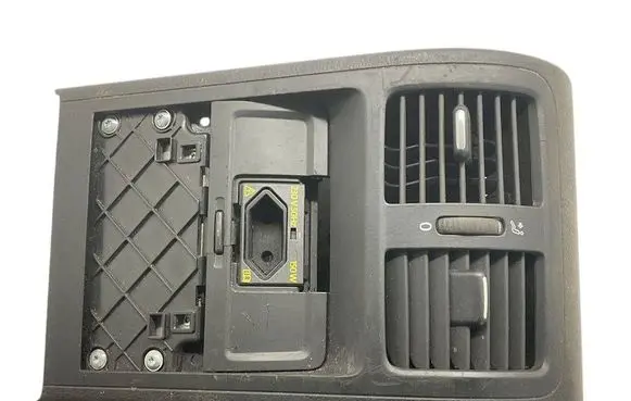 Volkswagen PASSAT B6 Rear air vent grill 3C0819203