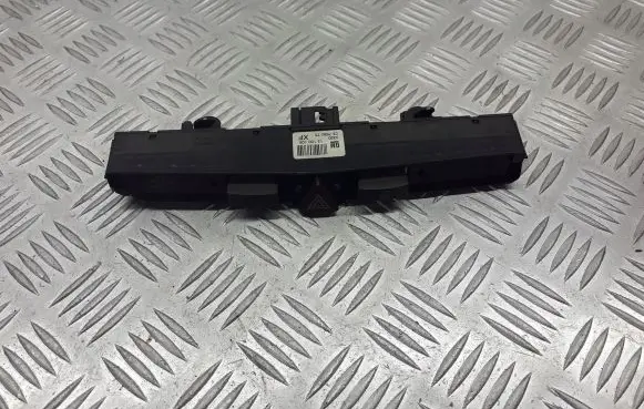Opel Astra H Hazard light switch 13100105
