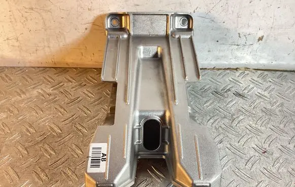 KIA EV6 Engine mounting bracket 