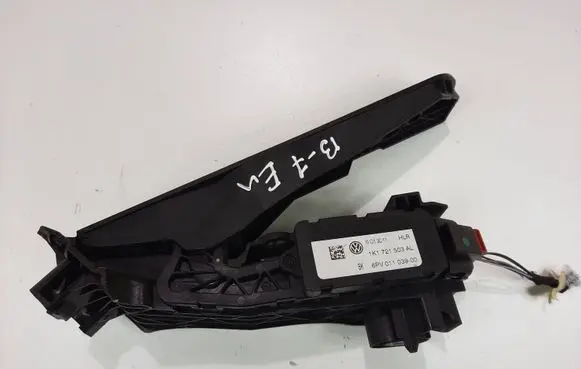 Volkswagen PASSAT B7 Accelerator throttle pedal 6PV01103900
