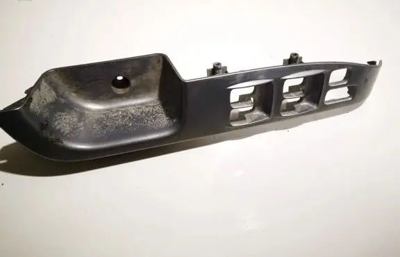 Mitsubishi Outlander Front door window switch trim mr975757