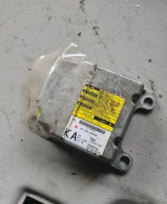Toyota Avensis T270 Airbag control unit/module 8917005250 20110090K3 219122103