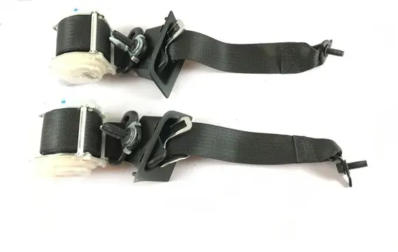 Rear seatbelt
