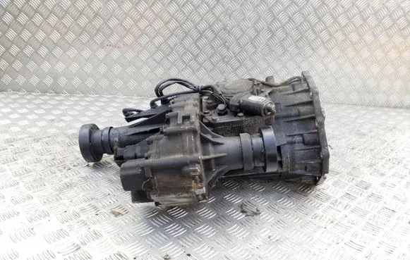 Gearbox transfer box case