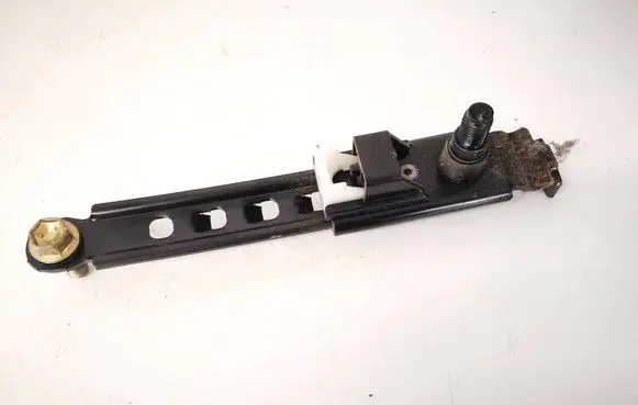 Toyota Avensis T250 Seat belt adjustment rail